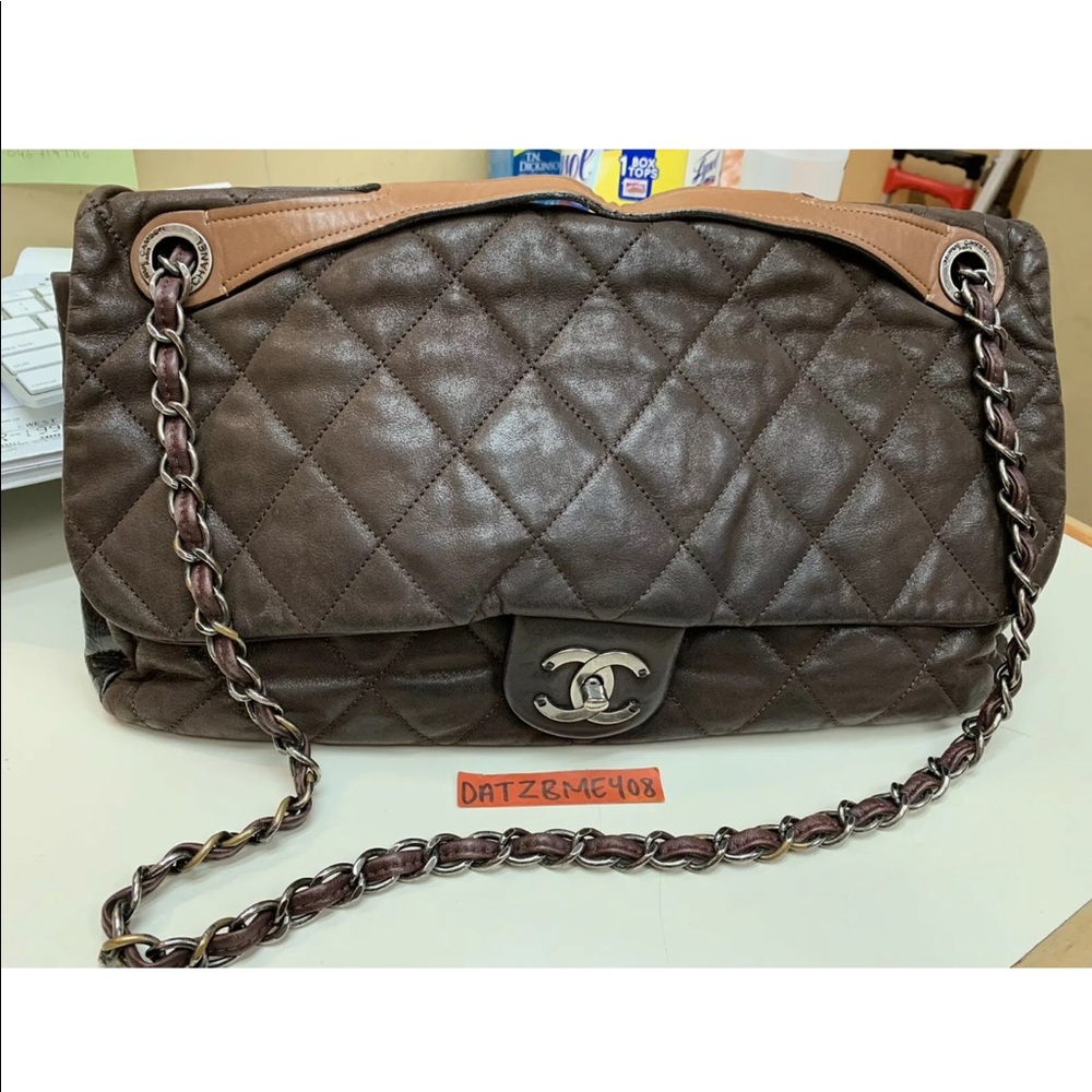 CHANEL QUILTED BLACK/BROWN SHOULDER FLAP JUMBO